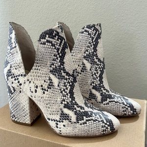 Steve Madden Rookie Rooks; snake skin ankle boots